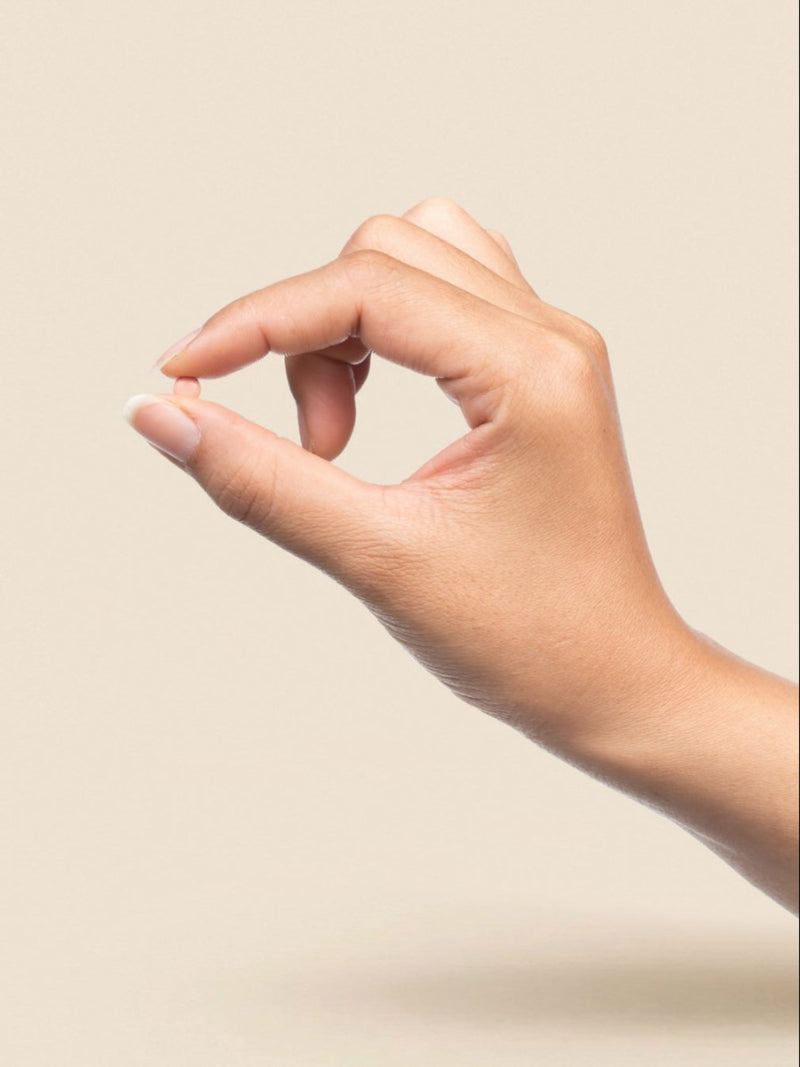 B12-vitamiini + Naisen käsi