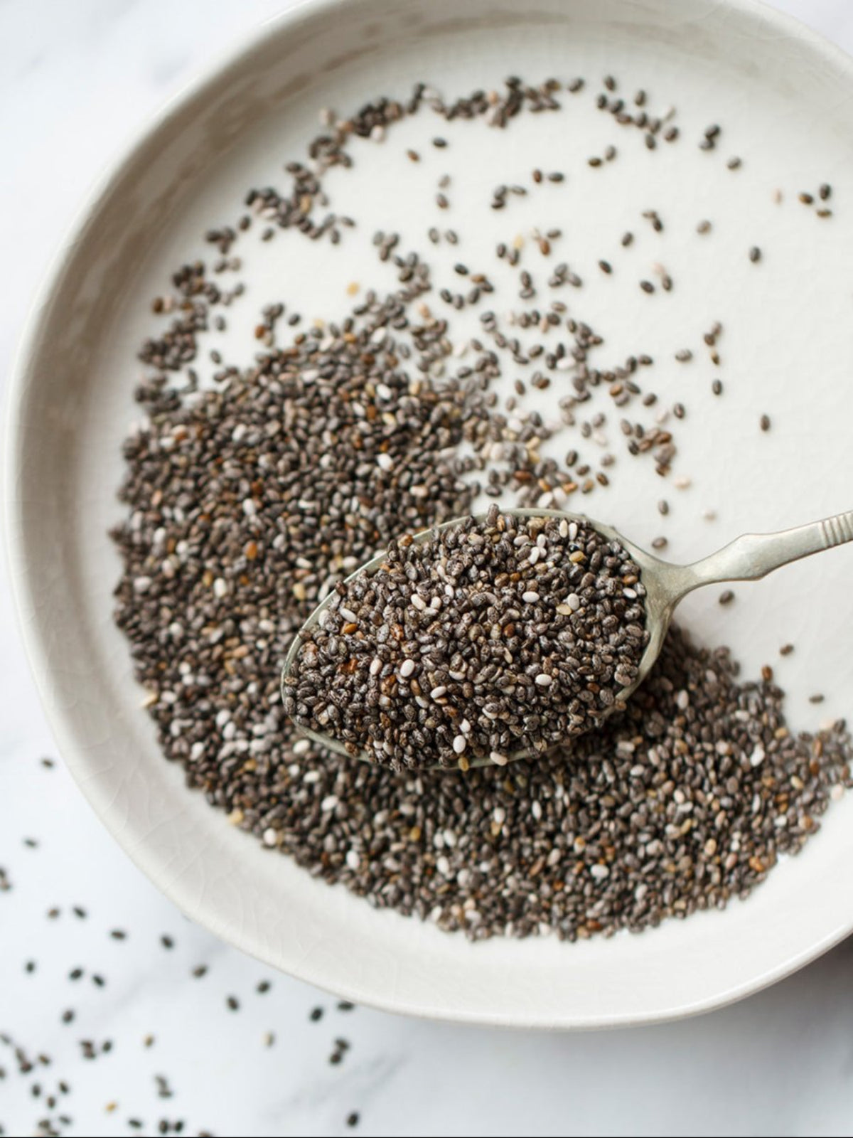 Luomu Chian siemeniä lautasella