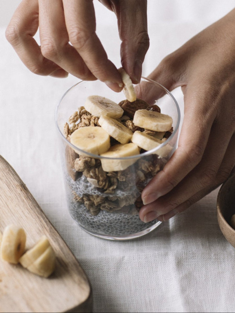 Chia pudding banaaneilla ja pähkinöillä