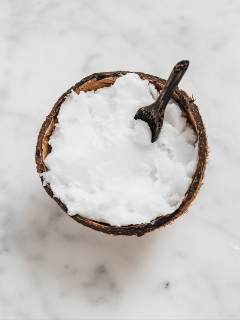 Luomu Extra - neitsytkookosöljy kookoskulhossa