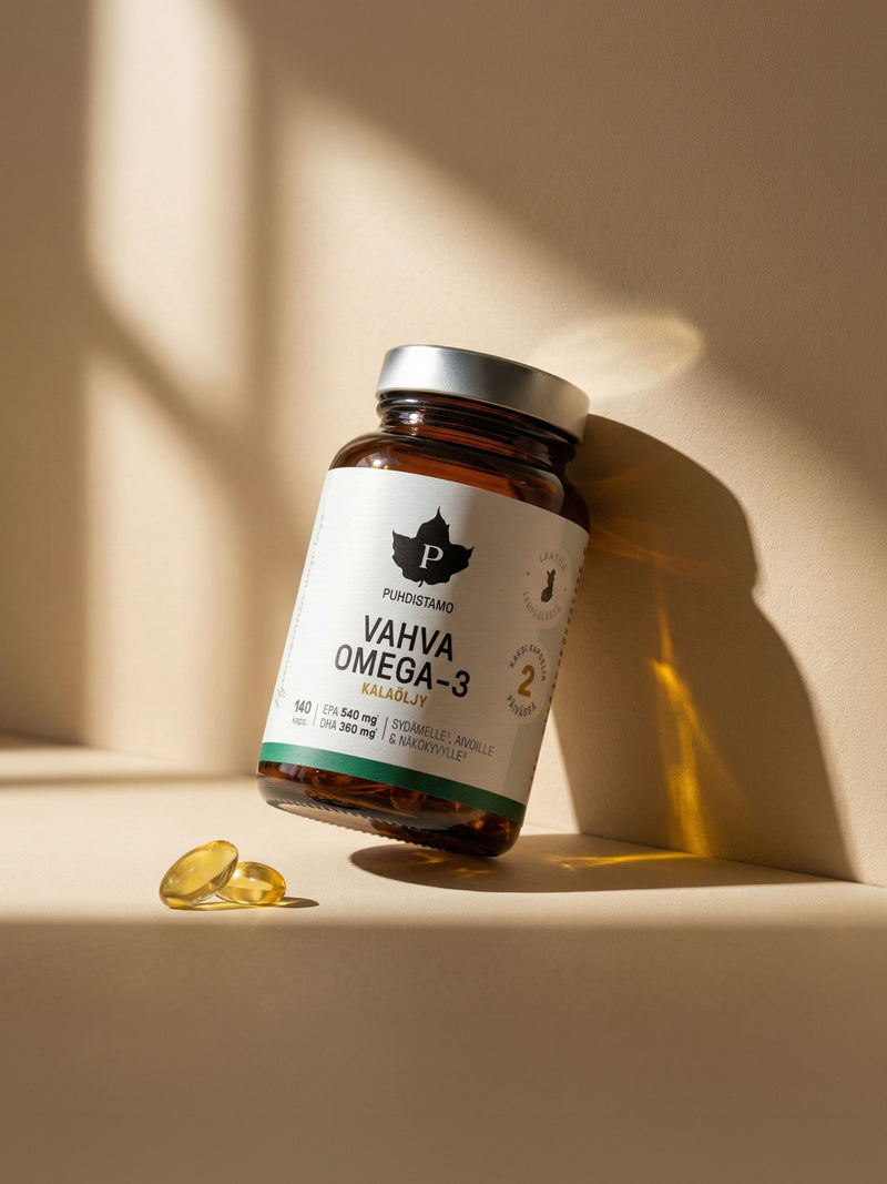 Puhdistamon Vahva Omega-3 140 kapselipurkki nojaa seinään